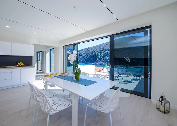 Willa Lu Sea View &